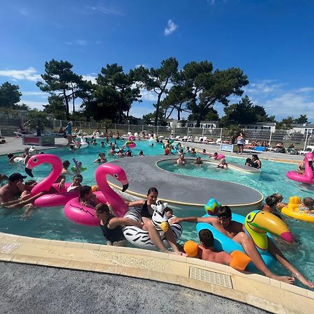 Camping Paradis Les Galets De La Molliere カイユー・シュル・メール エクステリア 写真