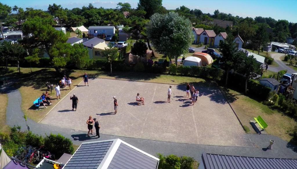 Camping Paradis Les Galets De La Molliere カイユー・シュル・メール エクステリア 写真