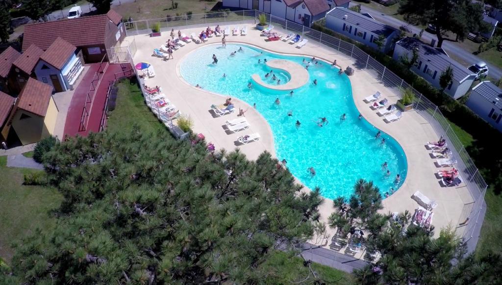 Camping Paradis Les Galets De La Molliere カイユー・シュル・メール エクステリア 写真