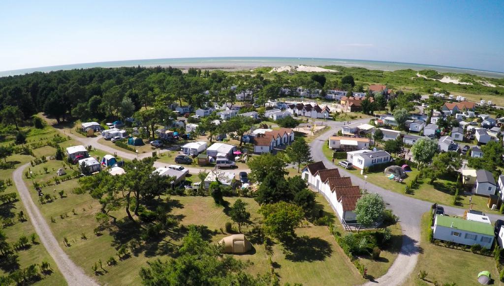 Camping Paradis Les Galets De La Molliere カイユー・シュル・メール エクステリア 写真