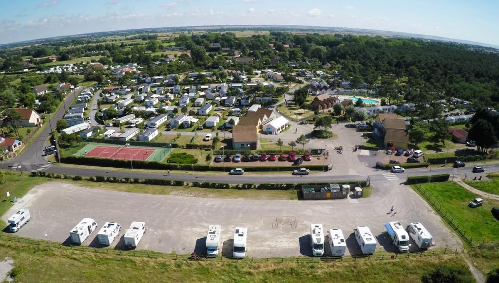Camping Paradis Les Galets De La Molliere カイユー・シュル・メール エクステリア 写真