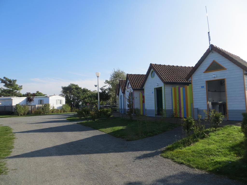 Camping Paradis Les Galets De La Molliere カイユー・シュル・メール エクステリア 写真