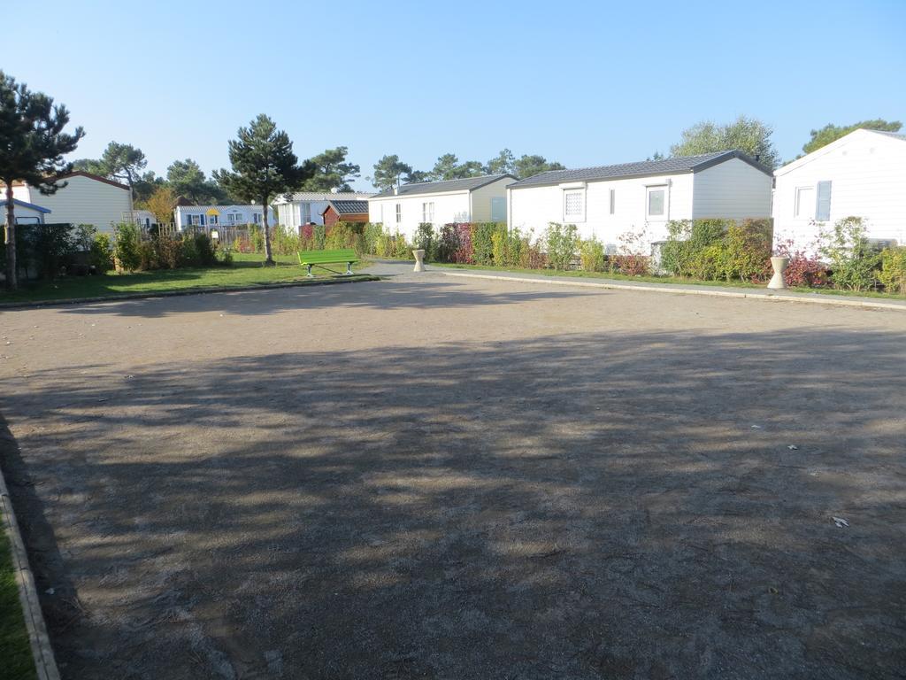 Camping Paradis Les Galets De La Molliere カイユー・シュル・メール エクステリア 写真