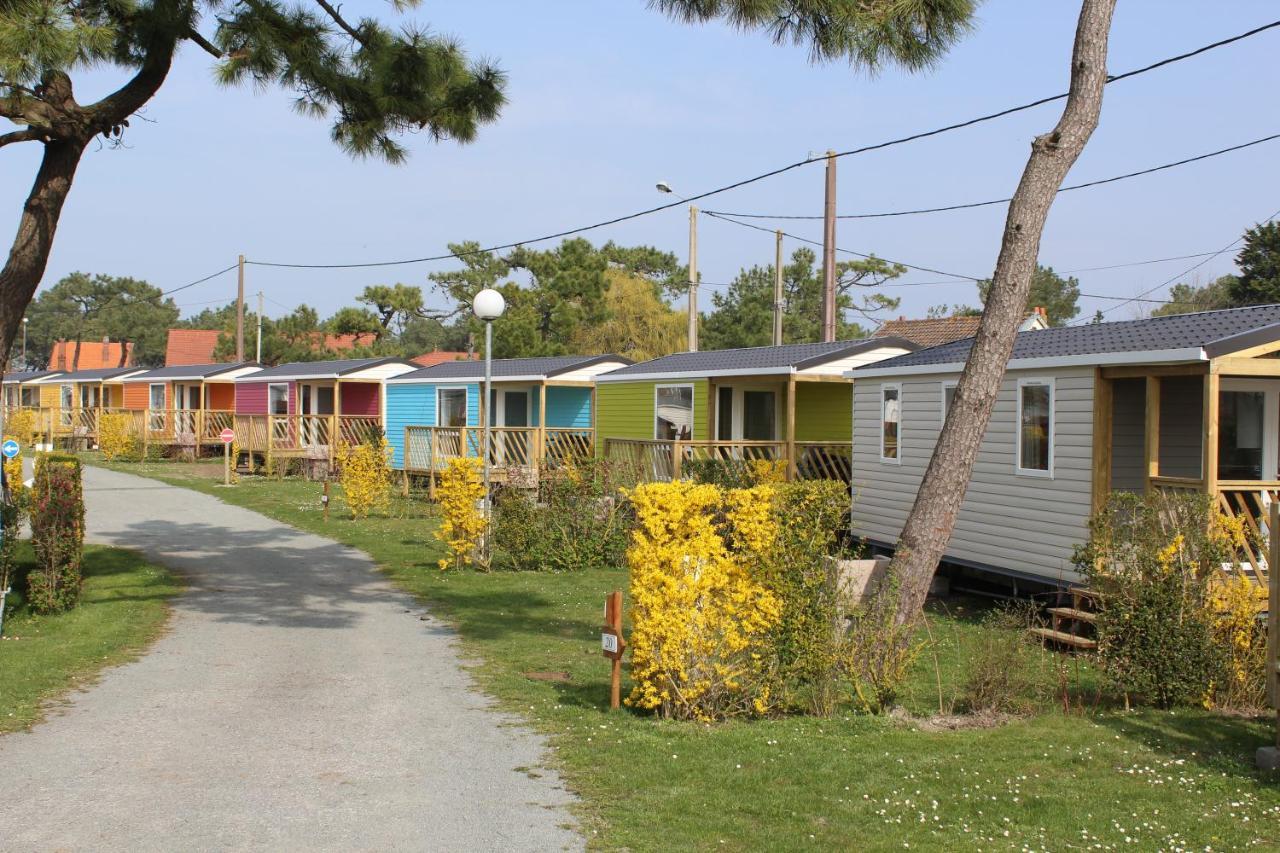 Camping Paradis Les Galets De La Molliere カイユー・シュル・メール エクステリア 写真