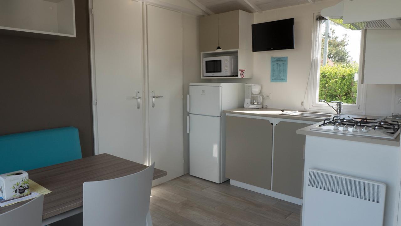 Camping Paradis Les Galets De La Molliere カイユー・シュル・メール エクステリア 写真